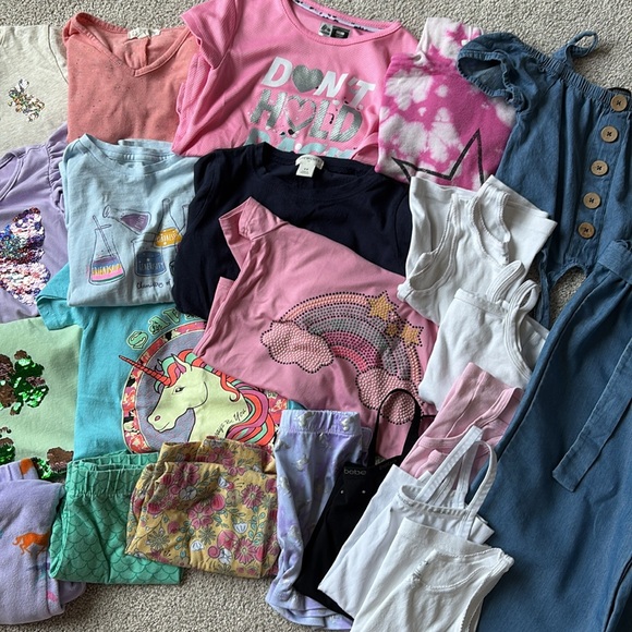 Lot of size 4-5 clothes! - Picture 3 of 4